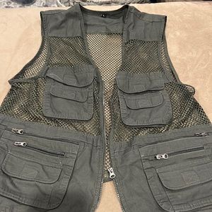 Vest size L